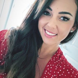 Meet your Posher, Sera